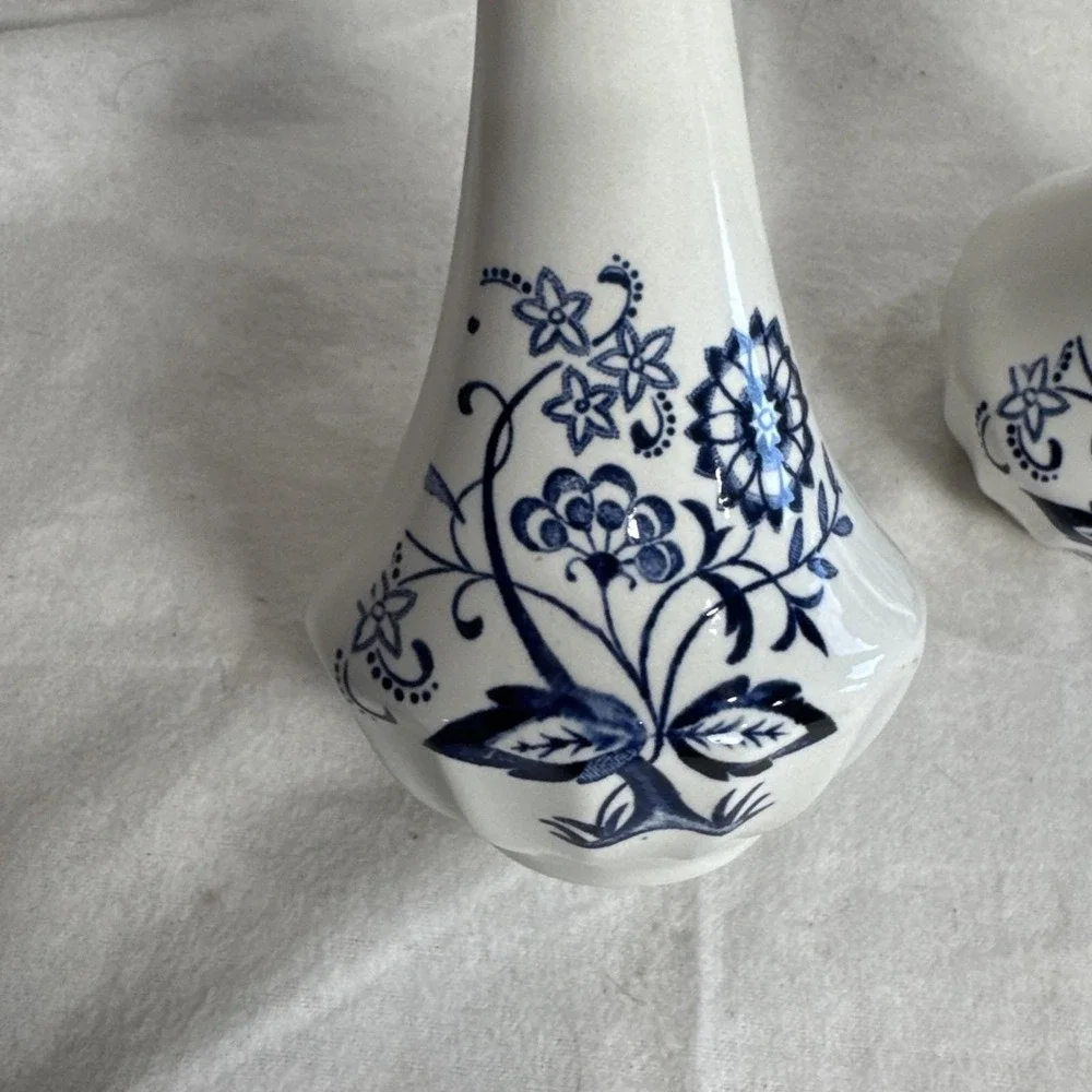 Vintage J&K Meakin Blue Onion Salt & Pepper Shaker Set 5.25